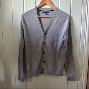 Banana Republic Factory Men's Light Gray V-Neck Button Cardigan